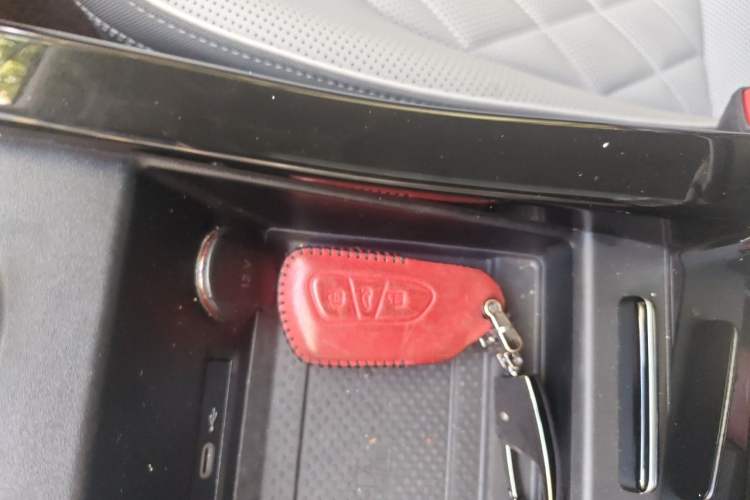 Used Volkswagen Tavendor 2024 380TSI All-Wheel Drive R-Line Cruise Edition Vehicle Key