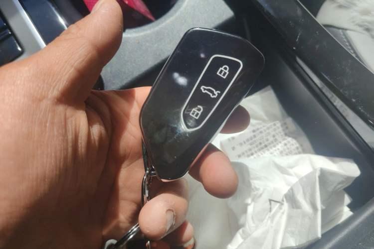 Used Volkswagen Tavendor 2024 330TSI Luxury Touring - All-Inclusive Edition Vehicle Key