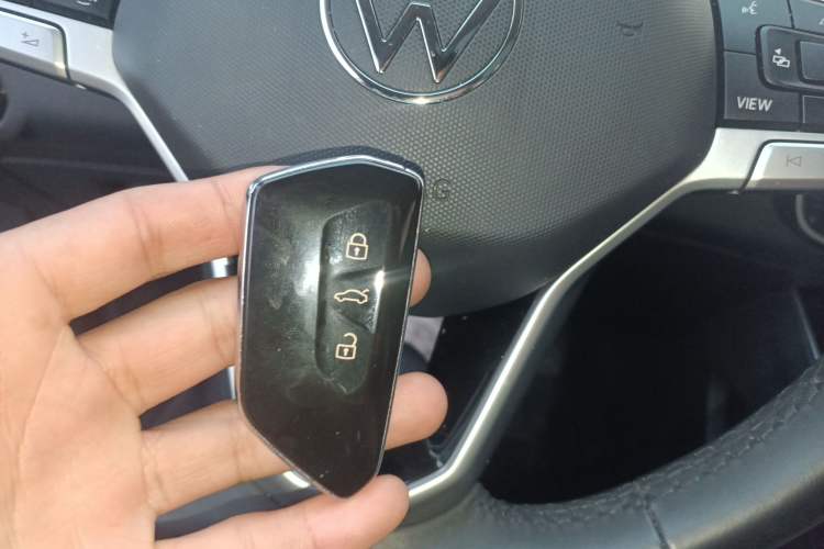 Used Volkswagen Tavendor 2024 330TSI Luxury Touring Edition Vehicle Key