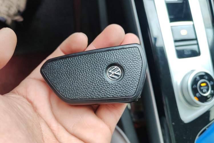 Used Volkswagen Tavendor 2024 380TSI All-Wheel Drive R-Line Cruise Edition Vehicle Key