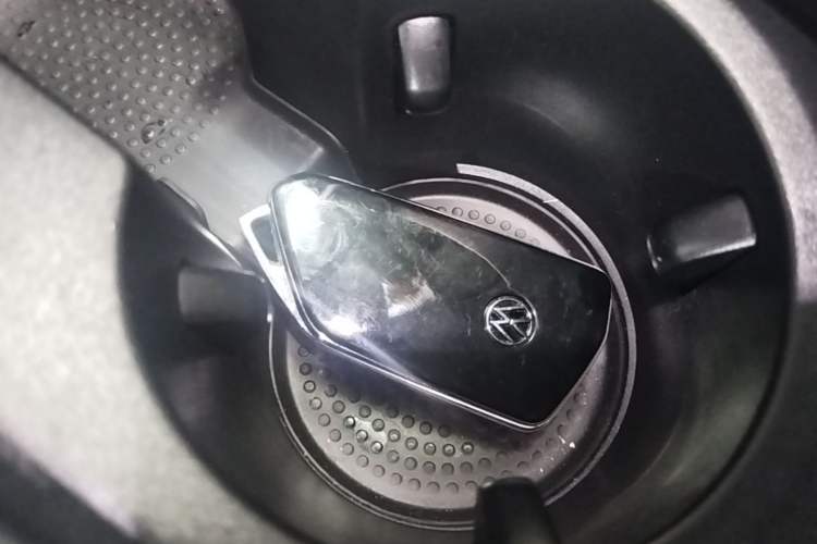 Used Volkswagen Tavendor 2024 380TSI All-Wheel-Drive R-Line Cruise Premium Edition Vehicle Key