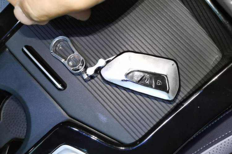 Used Volkswagen Tavendor 2024 380TSI All-Wheel Drive R-Line Cruise Edition Vehicle Key