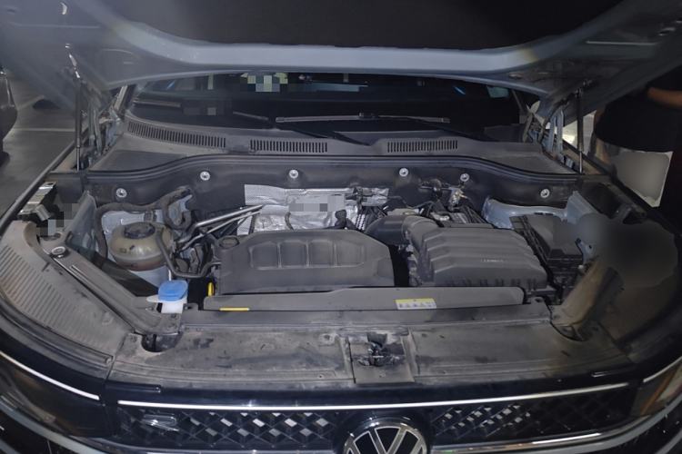 Used Volkswagen Tavendor 2024 380TSI All-Wheel-Drive R-Line Ambition Edition Engine Bay