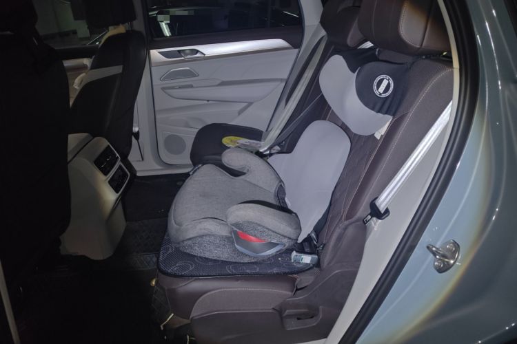 Used Volkswagen Tavendor 2024 380TSI All-Wheel-Drive R-Line Ambition Edition Left Rear Seat