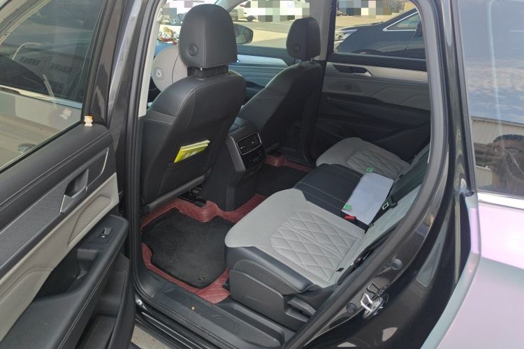 Used Volkswagen Tavendor 2024 380TSI All-Wheel-Drive R-Line Cruise Premium Edition Left Rear Seat
