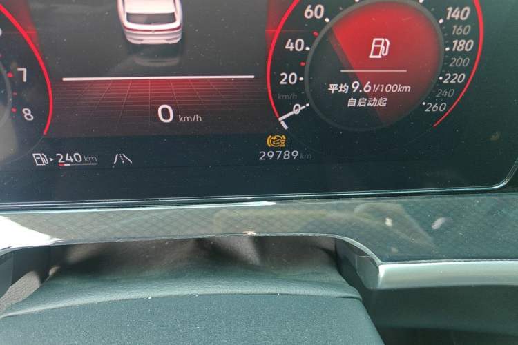 Used Volkswagen Tavendor 2024 380TSI All-Wheel-Drive R-Line Cruise Premium Edition Odometer Close Up