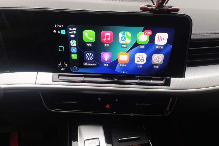Used Volkswagen Tavendor 2024 330TSI Luxury Touring Edition Audio And AC Panel