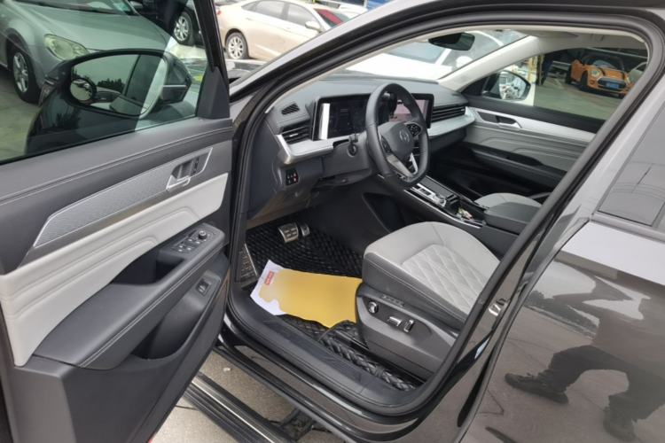 Used Volkswagen Tavendor 2024 380TSI All-Wheel Drive R-Line Cruise Edition Driver Seat