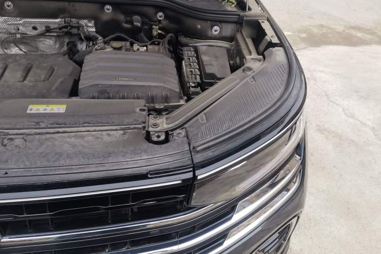 Used Volkswagen Tavendor 2024 330TSI Luxury Touring Edition Engine Bay Left