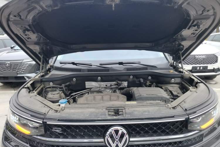 Used Volkswagen Tavendor 2024 380TSI All-Wheel Drive R-Line Cruise Edition Engine Bay