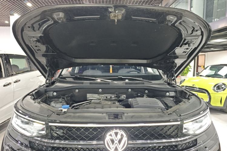 Used Volkswagen Tavendor 2024 380TSI All-Wheel-Drive R-Line Cruise Premium Edition Engine Bay