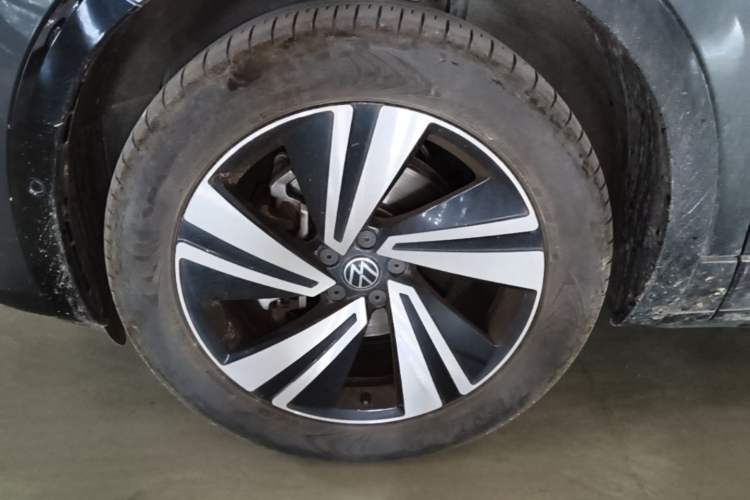 Used Volkswagen Tavendor 2024 380TSI All-Wheel Drive R-Line Cruise Edition Exterior 1