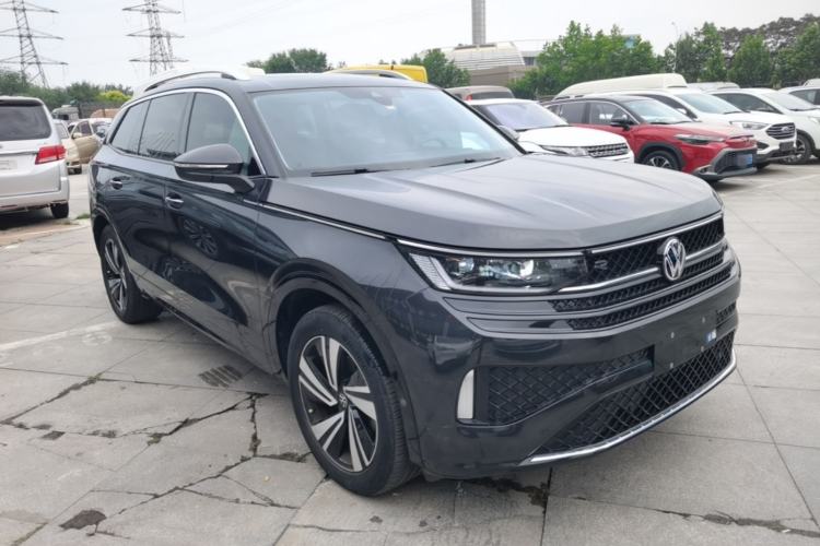 Used Volkswagen Tavendor 2024 380TSI All-Wheel Drive R-Line Cruise Edition Exterior 1