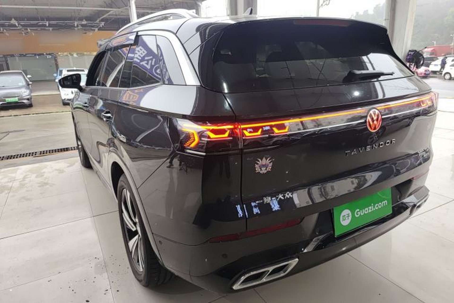 Used Volkswagen Tavendor 2024 380TSI All-Wheel Drive R-Line Cruise Edition Exterior 2