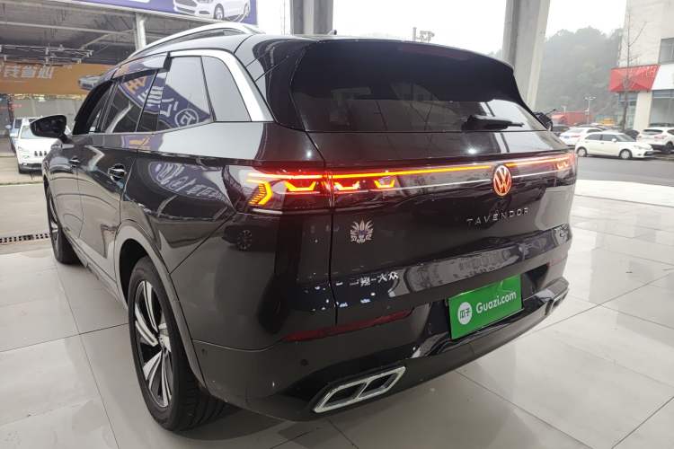 Used Volkswagen Tavendor 2024 380TSI All-Wheel Drive R-Line Cruise Edition Exterior 2