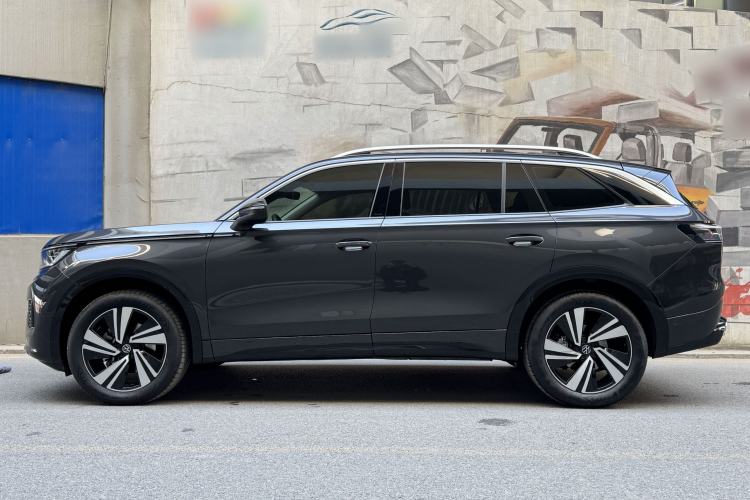 Used Volkswagen Tavendor 2024 380TSI All-Wheel-Drive R-Line Cruise Premium Edition Exterior 3