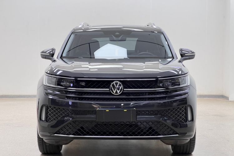 Used Volkswagen Tavendor 2024 380TSI All-Wheel-Drive R-Line Cruise Premium Edition Exterior 4