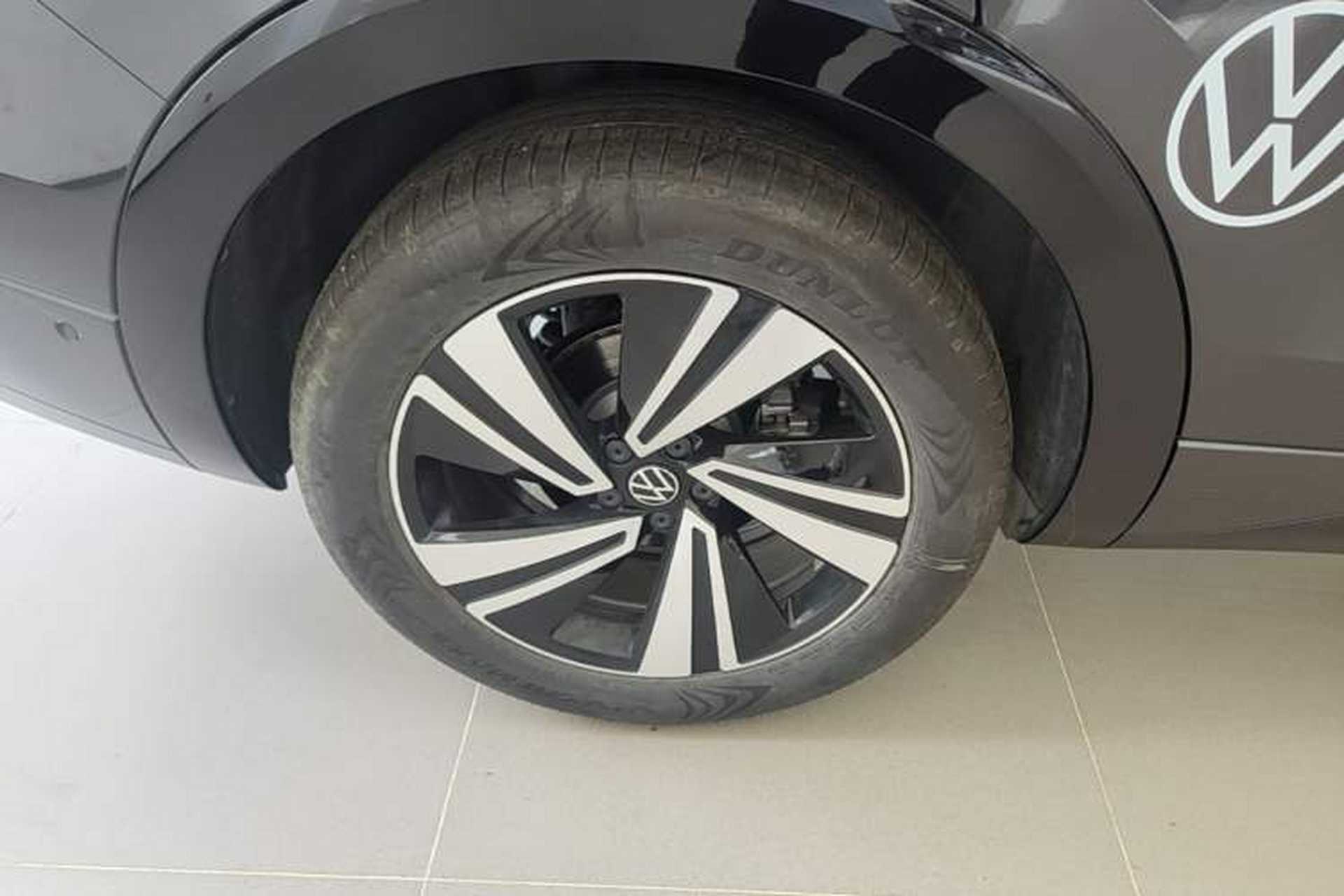 Used Volkswagen Tavendor 2024 380TSI All-Wheel-Drive R-Line Cruise Premium Edition Exterior 5