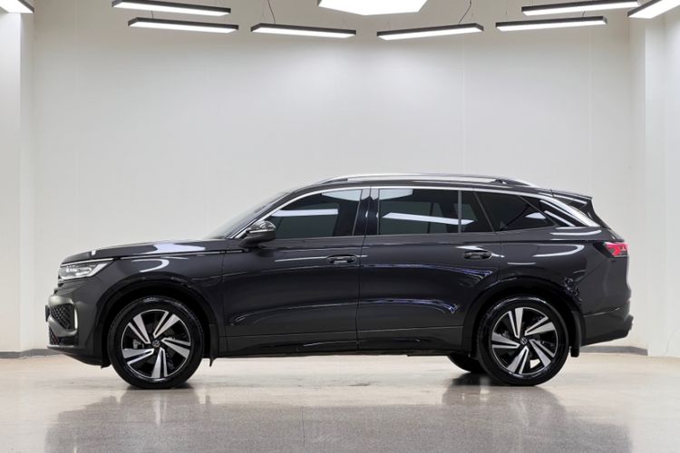 Used Volkswagen Tavendor 2024 380TSI All-Wheel-Drive R-Line Cruise Premium Edition Exterior 5