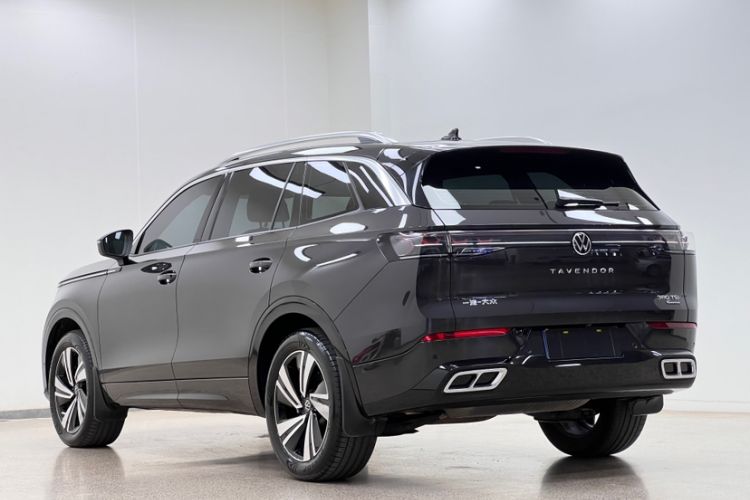 Used Volkswagen Tavendor 2024 380TSI All-Wheel-Drive R-Line Cruise Premium Edition Exterior 6