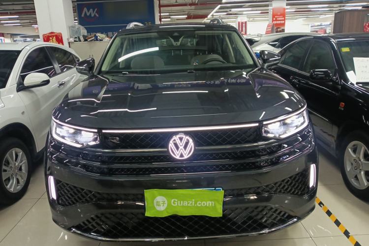 Used Volkswagen Tavendor 2024 380TSI All-Wheel Drive R-Line Cruise Edition Front