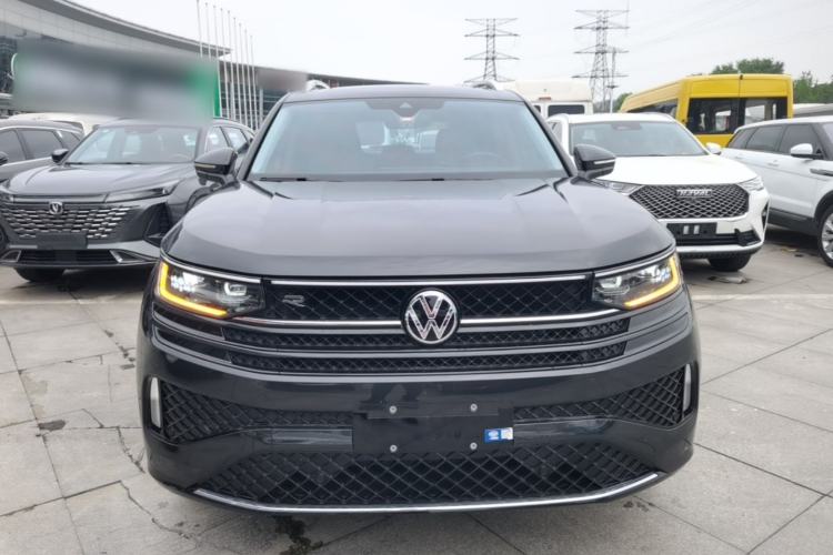 Used Volkswagen Tavendor 2024 380TSI All-Wheel Drive R-Line Cruise Edition Front