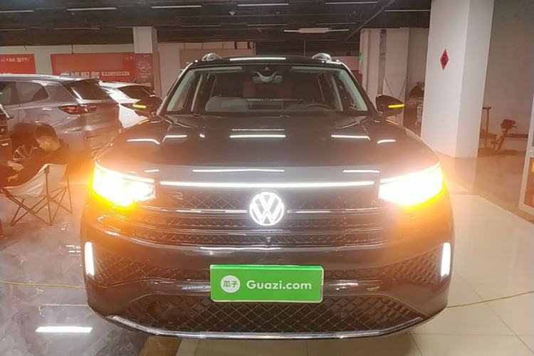 Used Volkswagen Tavendor 2024 380TSI All-Wheel Drive R-Line Cruise Edition Front