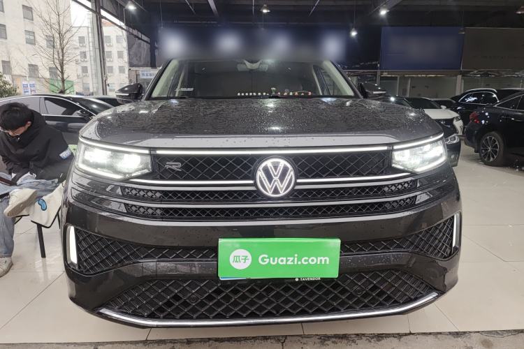 Used Volkswagen Tavendor 2024 380TSI All-Wheel Drive R-Line Cruise Edition Front