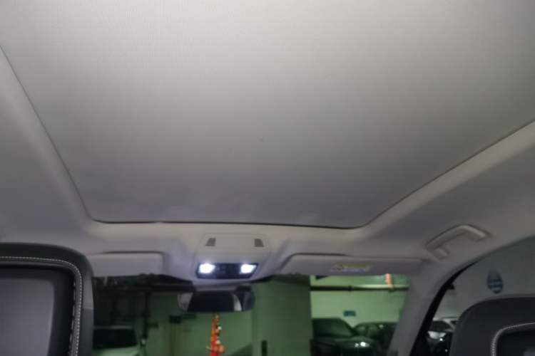 Used Volkswagen Tavendor 2024 380TSI All-Wheel-Drive R-Line Journey Shared Enjoyment Model Headliner