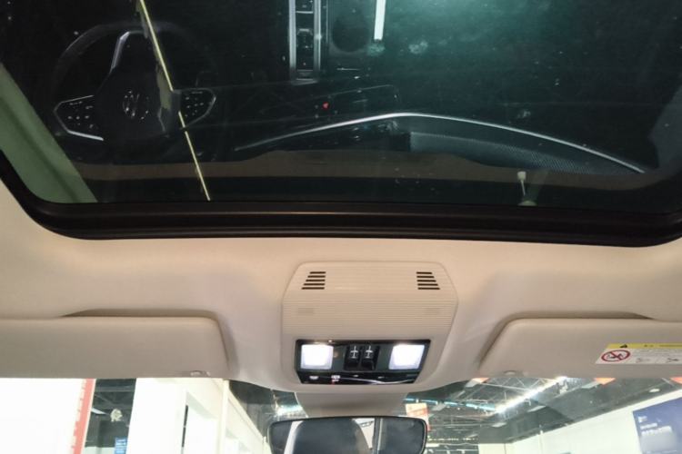 Used Volkswagen Tavendor 2024 380TSI All-Wheel Drive R-Line Cruise Edition Headliner