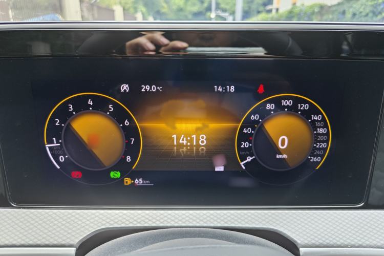 Used Volkswagen Tavendor 2024 330TSI Luxury Touring Edition Interior 10