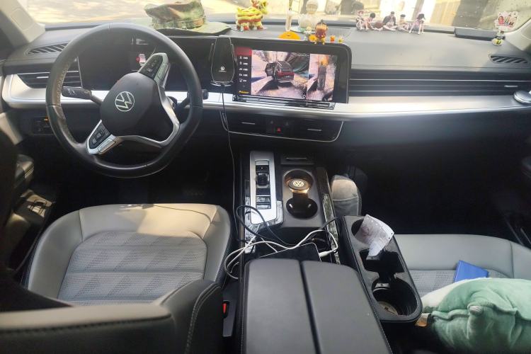 Used Volkswagen Tavendor 2024 330TSI Luxury Touring Edition Interior 2