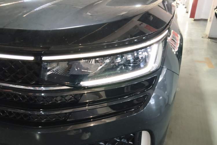 Used Volkswagen Tavendor 2024 380TSI All-Wheel Drive R-Line Cruise Edition Left Front Headlight