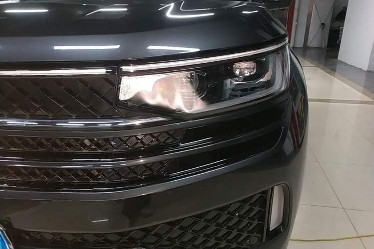 Used Volkswagen Tavendor 2024 380TSI All-Wheel Drive R-Line Cruise Edition Left Front Headlight