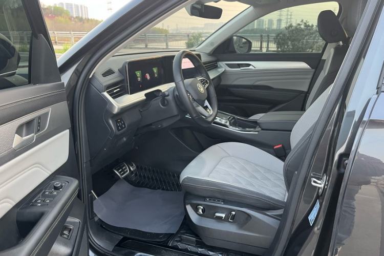 Used Volkswagen Tavendor 2024 380TSI All-Wheel Drive R-Line Cruise Edition Left Front Seat