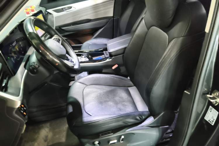 Used Volkswagen Tavendor 2024 380TSI All-Wheel Drive R-Line Cruise Edition Left Front Seat