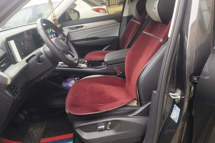 Used Volkswagen Tavendor 2024 330TSI Luxury Touring Edition Left Front Seat