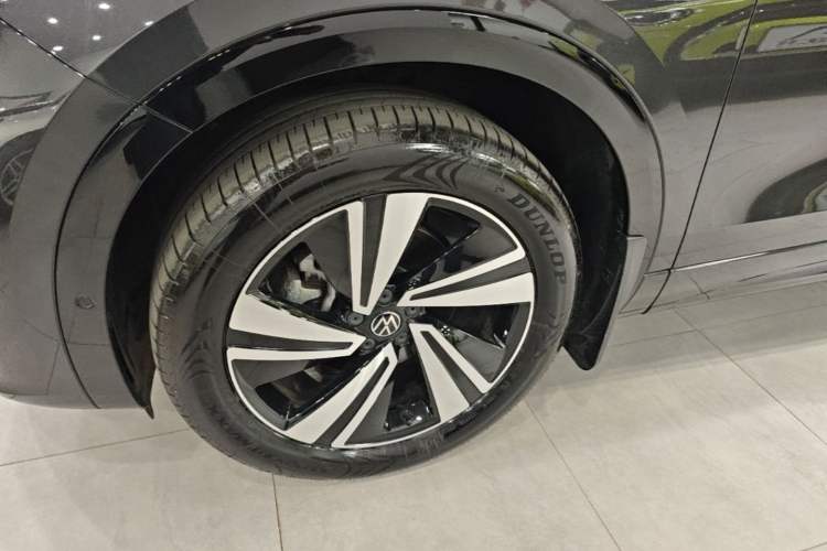 Used Volkswagen Tavendor 2024 380TSI All-Wheel-Drive R-Line Cruise Premium Edition Left Front Wheel Hub