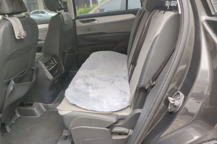 Used Volkswagen Tavendor 2024 380TSI All-Wheel-Drive R-Line Cruise Premium Edition Left Rear Seat