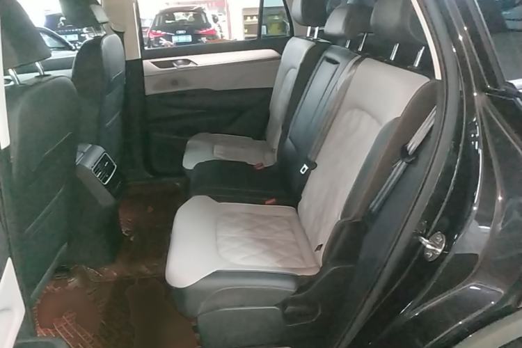 Used Volkswagen Tavendor 2024 380TSI All-Wheel Drive R-Line Cruise Edition Left Rear Seat