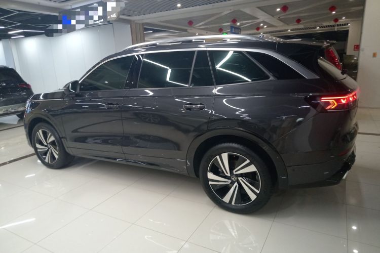 Used Volkswagen Tavendor 2024 380TSI All-Wheel Drive R-Line Cruise Edition Left Side