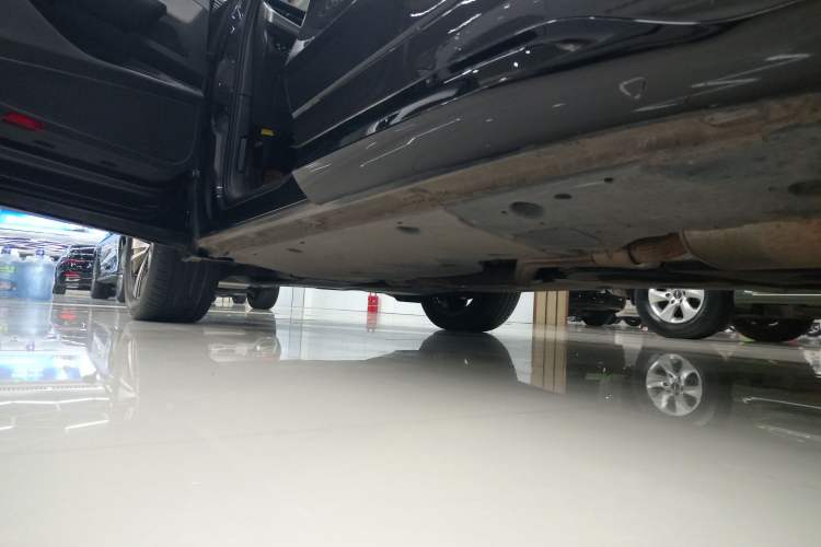 Used Volkswagen Tavendor 2024 380TSI All-Wheel Drive R-Line Cruise Edition Left Side Sill