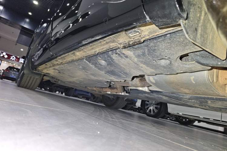 Used Volkswagen Tavendor 2024 380TSI All-Wheel-Drive R-Line Cruise Premium Edition Left Side Sill