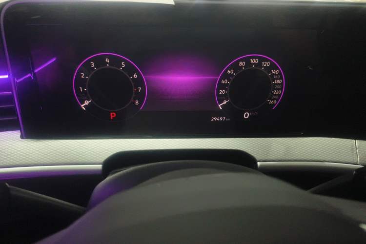Used Volkswagen Tavendor 2024 380TSI All-Wheel Drive R-Line Cruise Edition Odometer Close Up