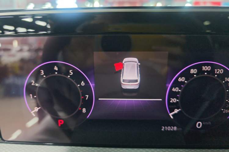 Used Volkswagen Tavendor 2024 380TSI All-Wheel Drive R-Line Cruise Edition Odometer Close Up