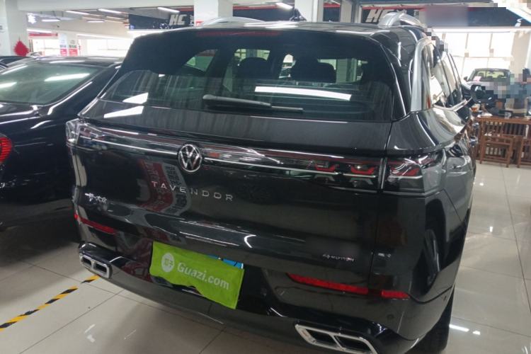 Used Volkswagen Tavendor 2024 380TSI All-Wheel Drive R-Line Cruise Edition Rear Right 45 Deg