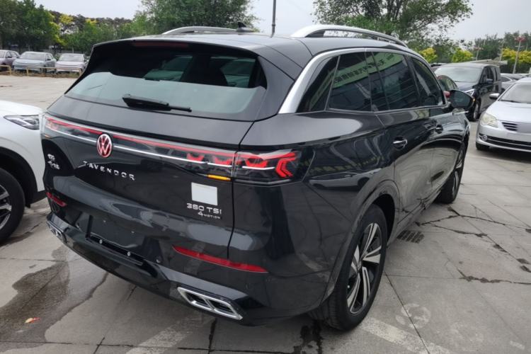 Used Volkswagen Tavendor 2024 380TSI All-Wheel Drive R-Line Cruise Edition Rear Right 45 Deg