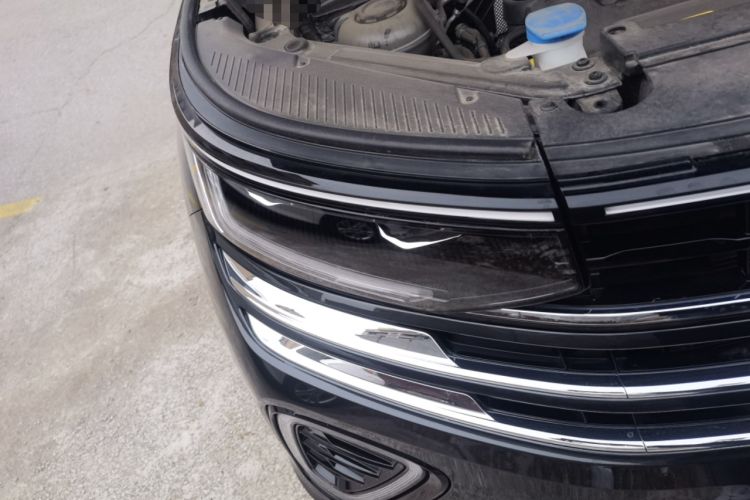 Used Volkswagen Tavendor 2024 330TSI Luxury Touring Edition Right Front Headlight
