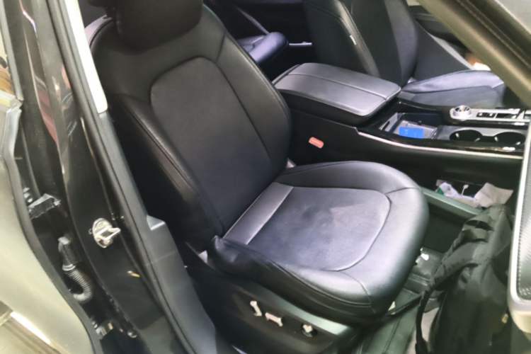 Used Volkswagen Tavendor 2024 380TSI All-Wheel Drive R-Line Cruise Edition Right Front Seat