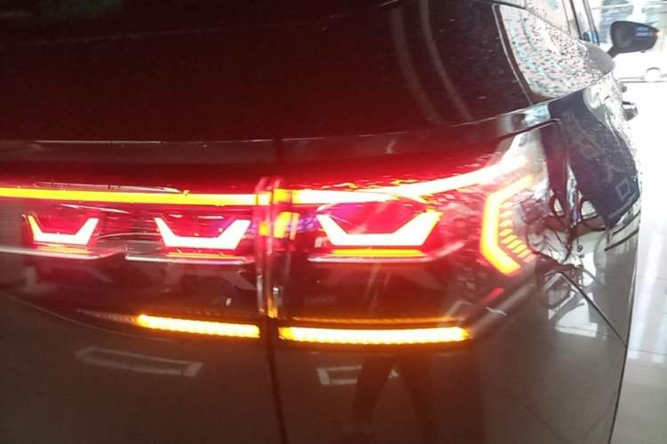 Used Volkswagen Tavendor 2024 330TSI Luxury Touring Edition Right Rear Taillight